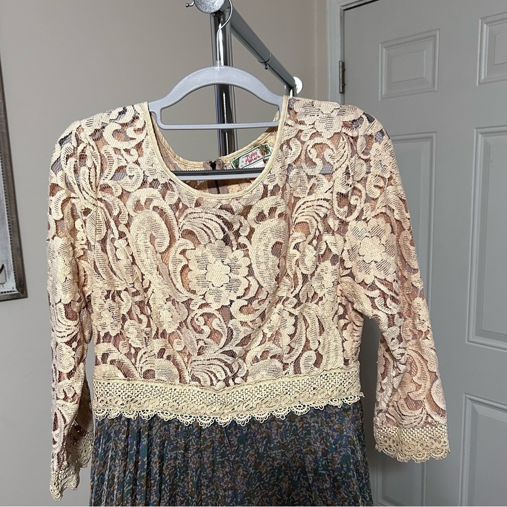 Flying Tomato Women’s Lace Dress 3/4 Sleeve Large Tan Cream Teal - Picture 3 of 10